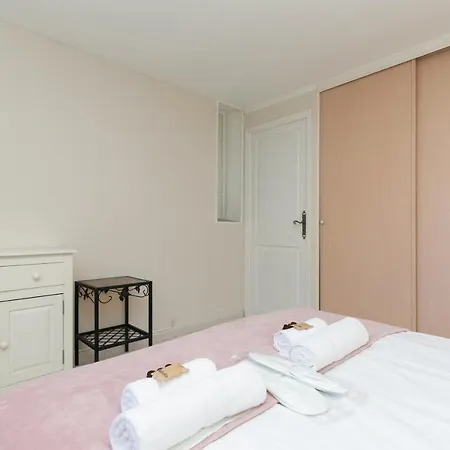 Villa Carole Yourhosthelper. Roquebrune-sur-Argens
